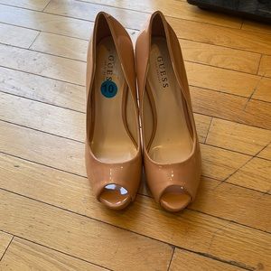 Brand new never worn size 10 guess shoes